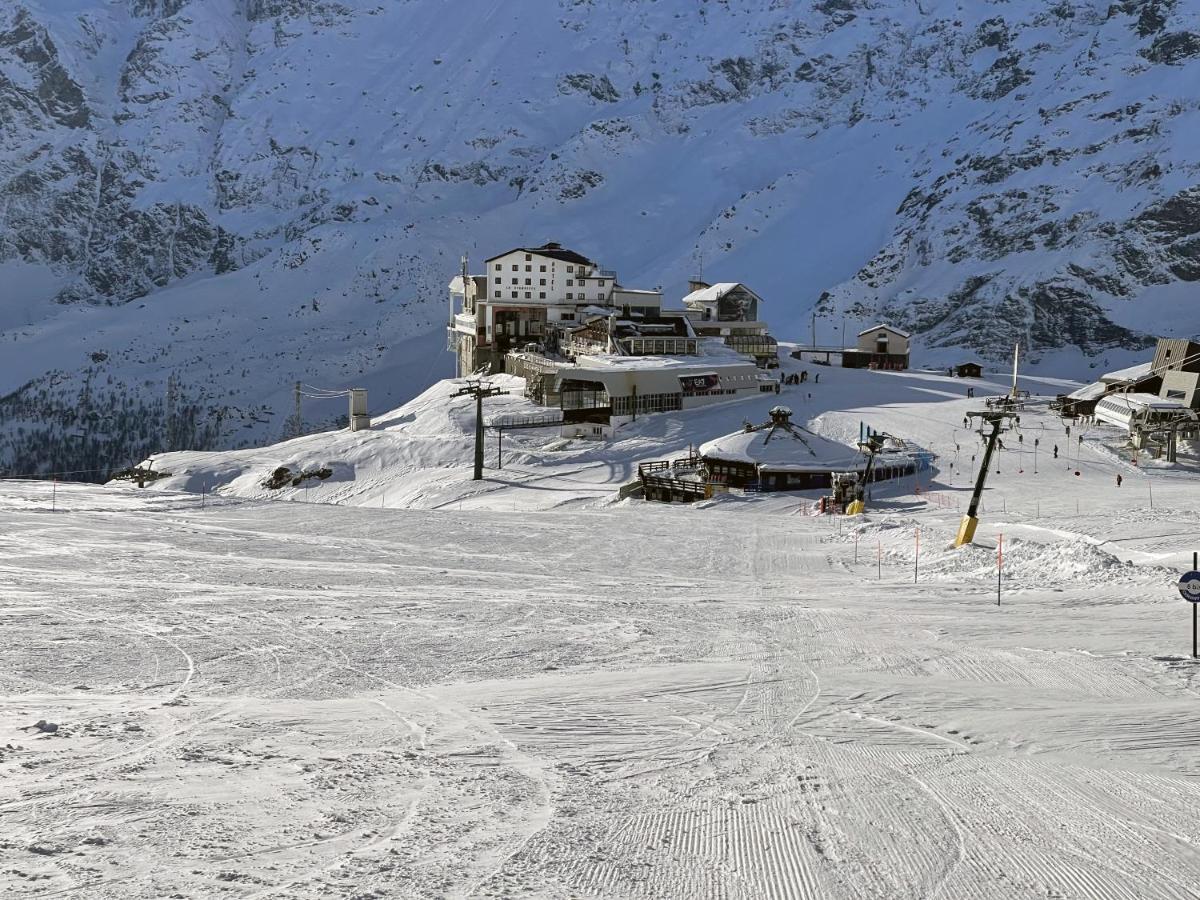 Hotel Lo Stambecco Breuil-Cervinia Exterior foto