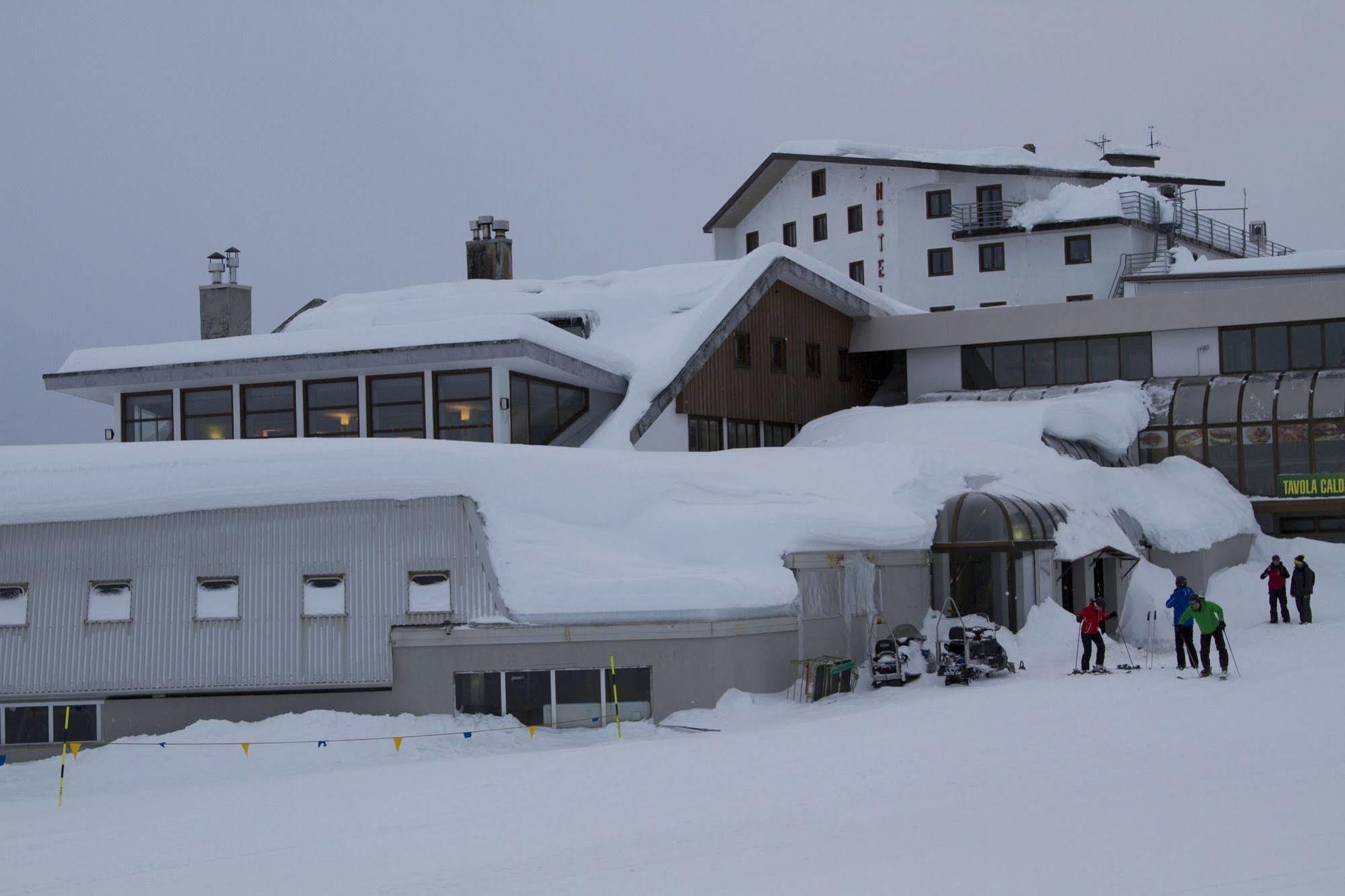 Hotel Lo Stambecco Breuil-Cervinia Exterior foto