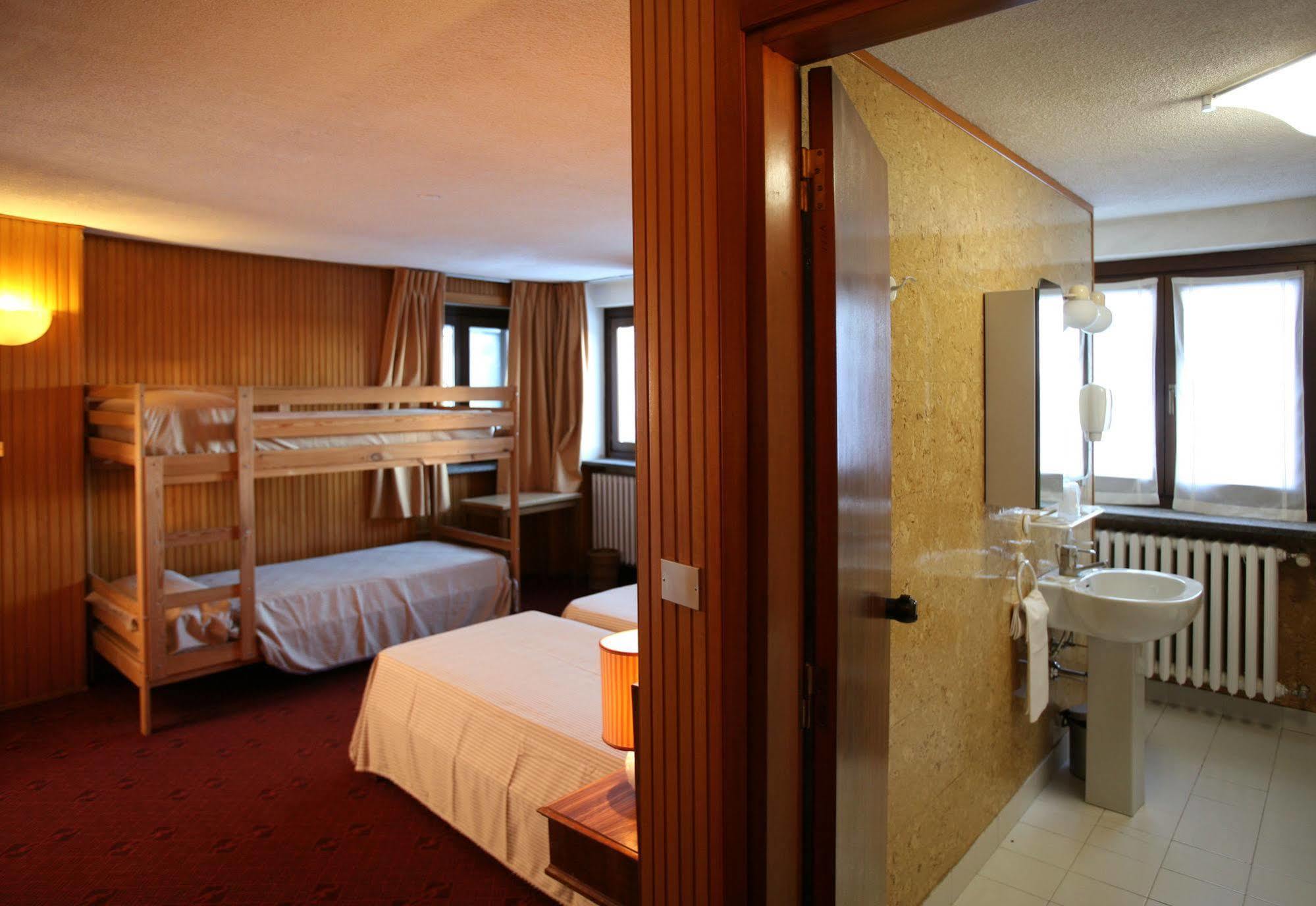 Hotel Lo Stambecco Breuil-Cervinia Exterior foto