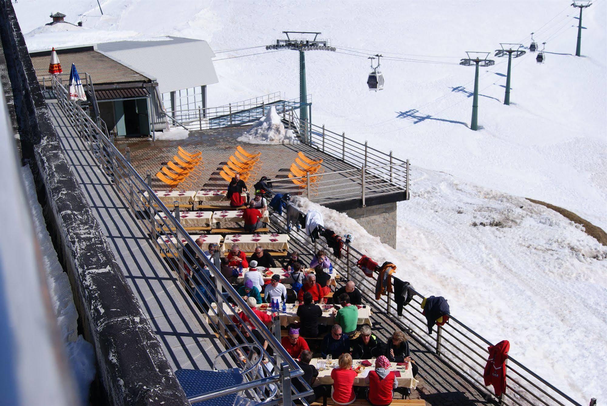 Hotel Lo Stambecco Breuil-Cervinia Exterior foto