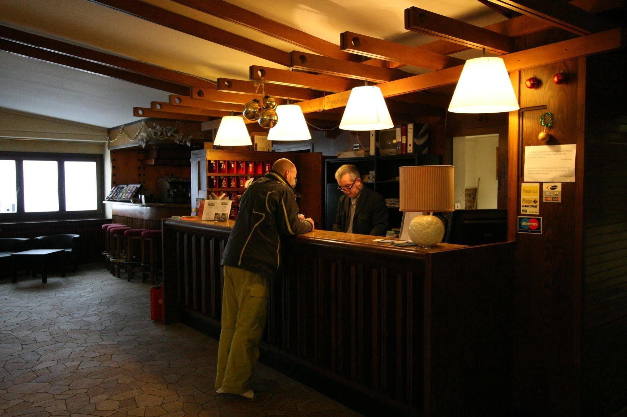 Hotel Lo Stambecco Breuil-Cervinia Exterior foto